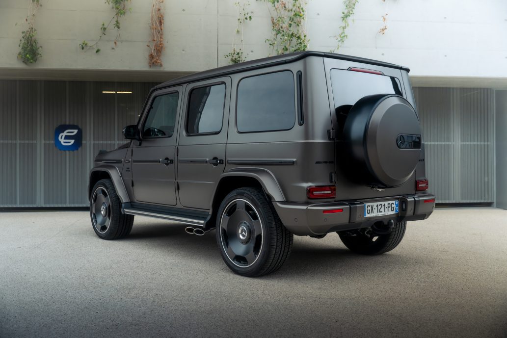 Mercedes G 63 AMG 2025 — trois-quarts arrière et roue de secours